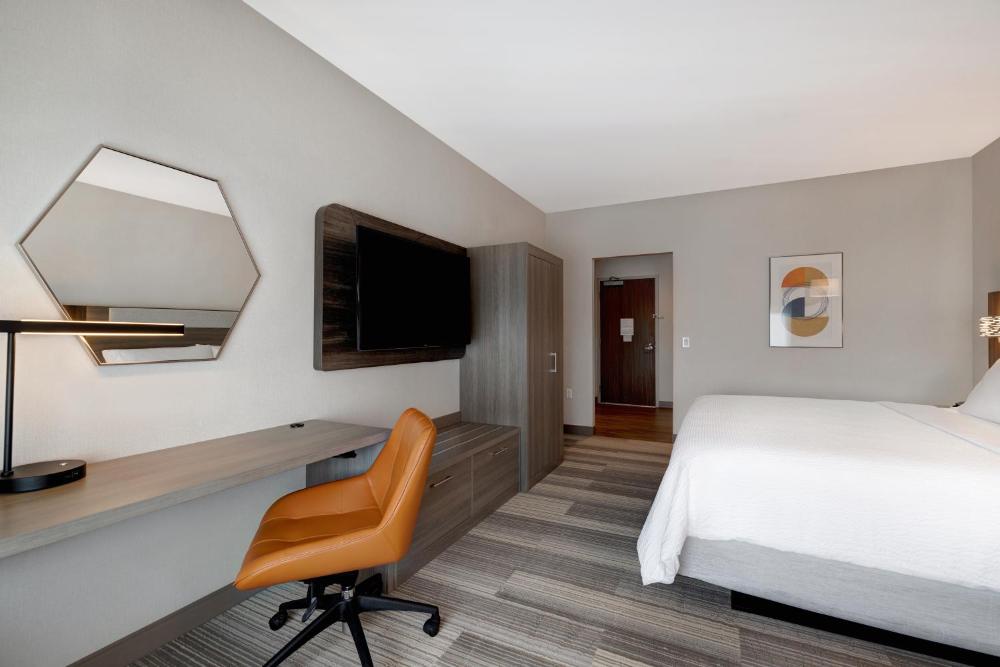 Standard King Room interior
